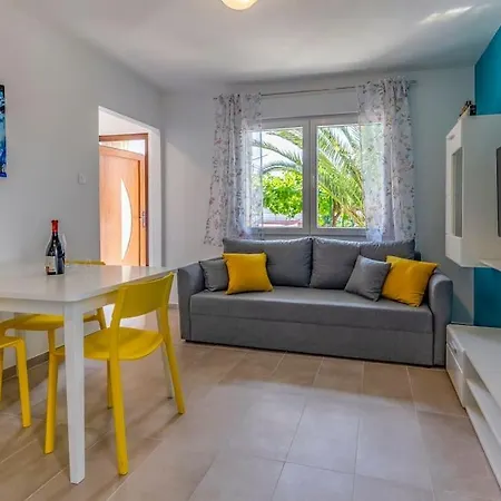 Newly Renovated With Terrace Apartment Medulin