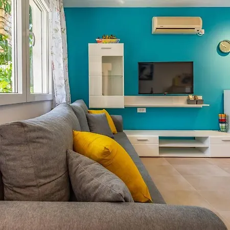 Apartment Newly Renovated With Terrace *