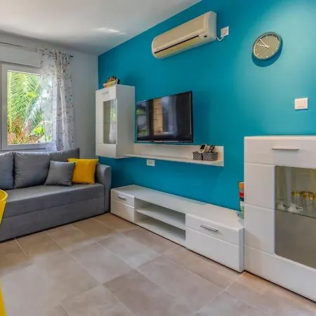 Apartment Newly Renovated With Terrace Medulin