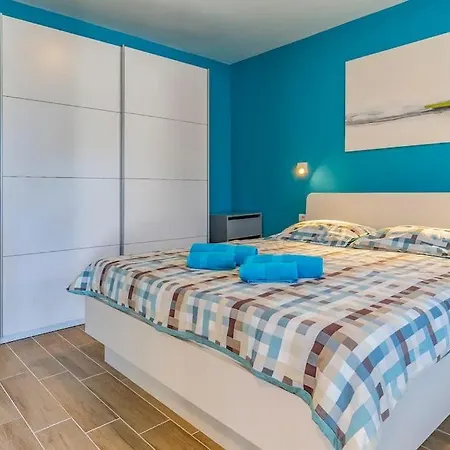 Newly Renovated With Terrace Medulin